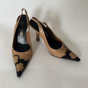 Vintage Chanel Camellia beige heels